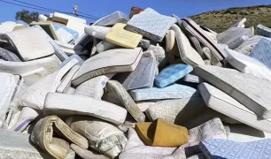 Empresa chilena revoluciona el reciclaje de colchones con innovadora iniciativa